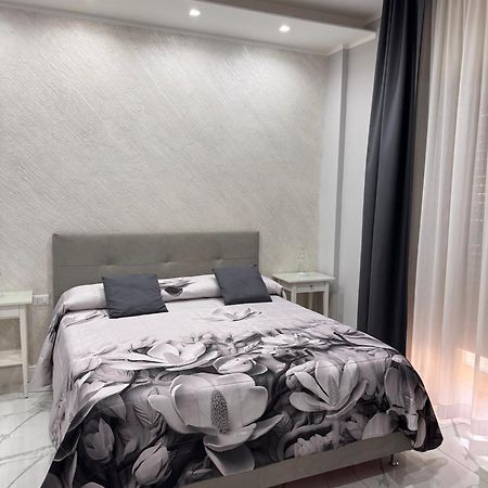 Lady Mary'S Luxury Suites Napoli Ngoại thất bức ảnh