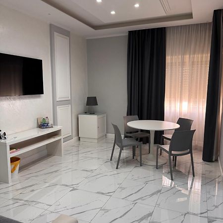 Lady Mary'S Luxury Suites Napoli Ngoại thất bức ảnh